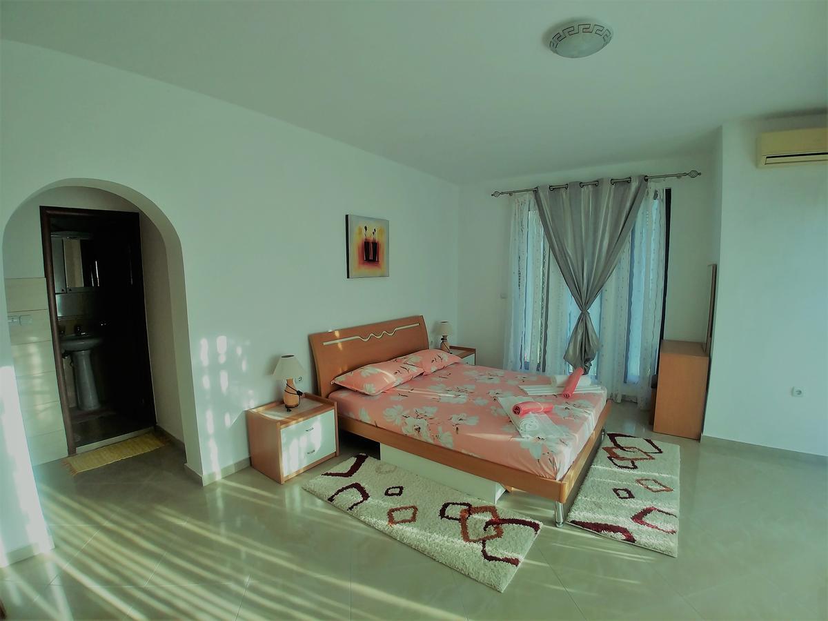 Studios M Ulcinj Buitenkant foto